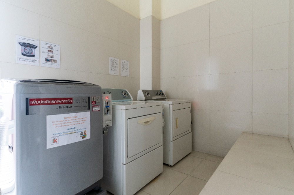 For RentCondoSukhumvit, Asoke, Thonglor : [pet friendly] Fullerton Sukhumvit newly renovated unit near BTS Ekkamai