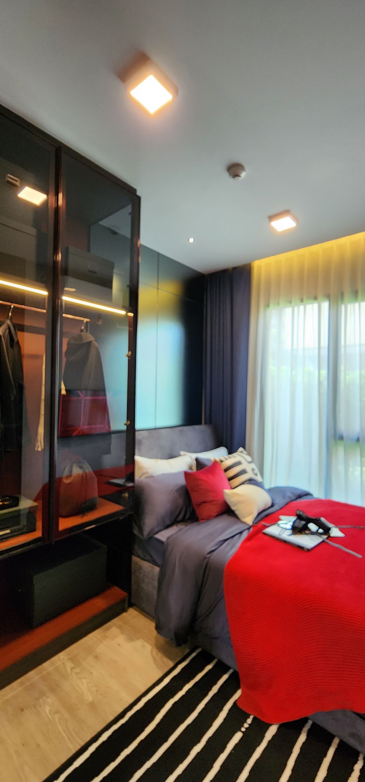 ขายดาวน์คอนโดนนทบุรี บางใหญ่ บางบัวทอง : ขายเท่าทุน เจ้าของขายเอง  ชั้น 8  ชั้นเดียวกับสระว่ายน้ำ และชั้น 6 ห้องตำแหน่งเทพสุดของโครงการ วิวสวน โล่งๆ ระเบียงทิศเหนือ หัวนอนตะวันออก