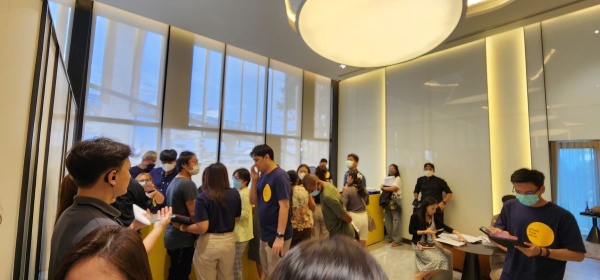 ขายดาวน์คอนโดนนทบุรี บางใหญ่ บางบัวทอง : ขายเท่าทุน เจ้าของขายเอง  ชั้น 8  ชั้นเดียวกับสระว่ายน้ำ และชั้น 6 ห้องตำแหน่งเทพสุดของโครงการ วิวสวน โล่งๆ ระเบียงทิศเหนือ หัวนอนตะวันออก