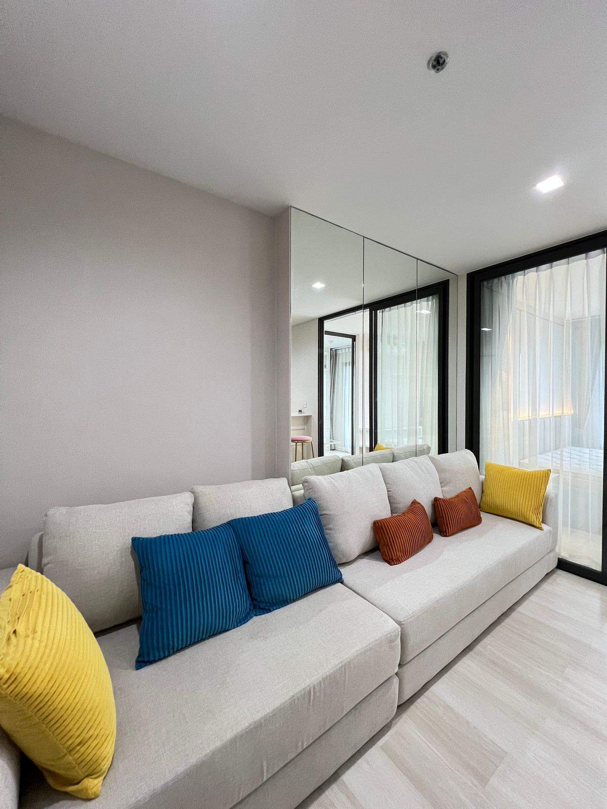 ให้เช่าคอนโดวิทยุ ชิดลม หลังสวน : *ให้เช่าคอนโด Life one wireless 23,000 บาท 1ห้องนอน 35ตรม. BTSเพลินจิต(550 เมตร) BTSชิดลม(900 เมตร) ARLราชปรารภ(1.6 กม.) ใกล้ วิทยุ ชิดลม เพลินจิต เพชรบุรีตัดใหม่ สุขุมวิท พระราม9 รัชดาภิเษก สาทร สีลม จุฬาลงกรณ์ สยาม