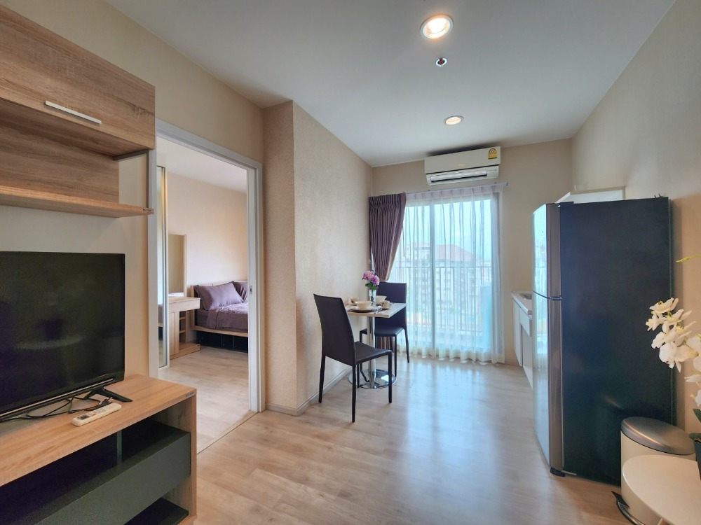 For RentCondoNonthaburi, Bang Yai, Bangbuathong : ** Status as shown in the cover photo. Room available ** For rent, beautiful room, comfortable decoration, Plum Condo, Central Station Phase 2 ** There is a washing machine, the east is not hot **