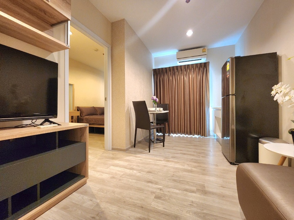 For RentCondoNonthaburi, Bang Yai, Bangbuathong : ** Status as shown in the cover photo. Room available ** For rent, beautiful room, comfortable decoration, Plum Condo, Central Station Phase 2 ** There is a washing machine, the east is not hot **