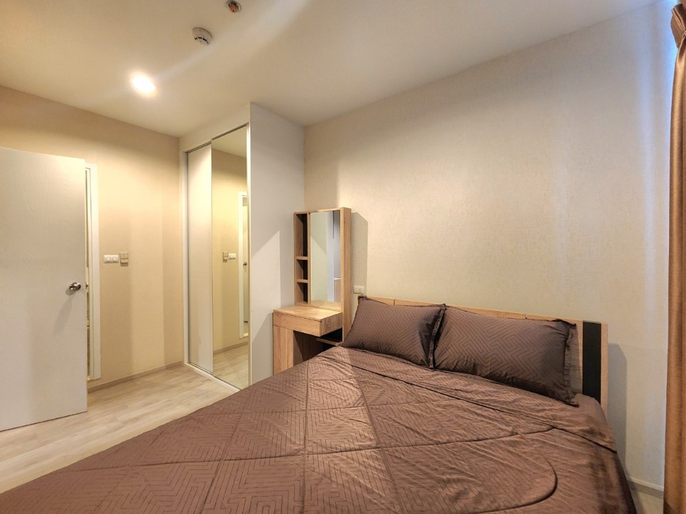 For RentCondoNonthaburi, Bang Yai, Bangbuathong : ** Status as shown in the cover photo. Room available ** For rent, beautiful room, comfortable decoration, Plum Condo, Central Station Phase 2 ** There is a washing machine, the east is not hot **