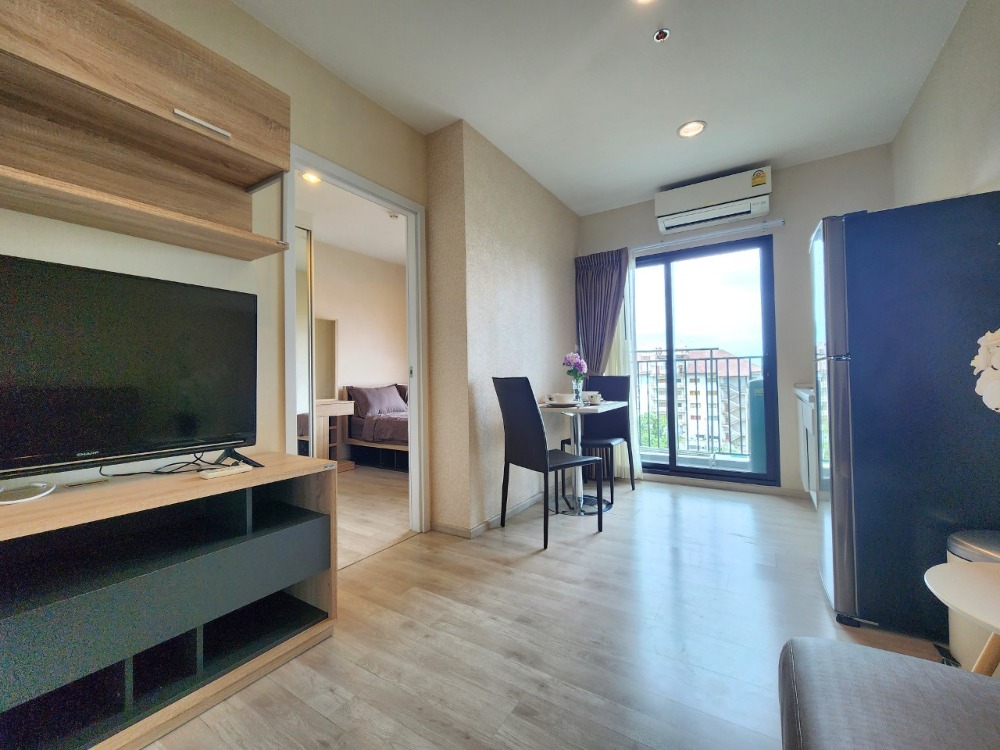For RentCondoNonthaburi, Bang Yai, Bangbuathong : ** Status as shown in the cover photo. Room available ** For rent, beautiful room, comfortable decoration, Plum Condo, Central Station Phase 2 ** There is a washing machine, the east is not hot **