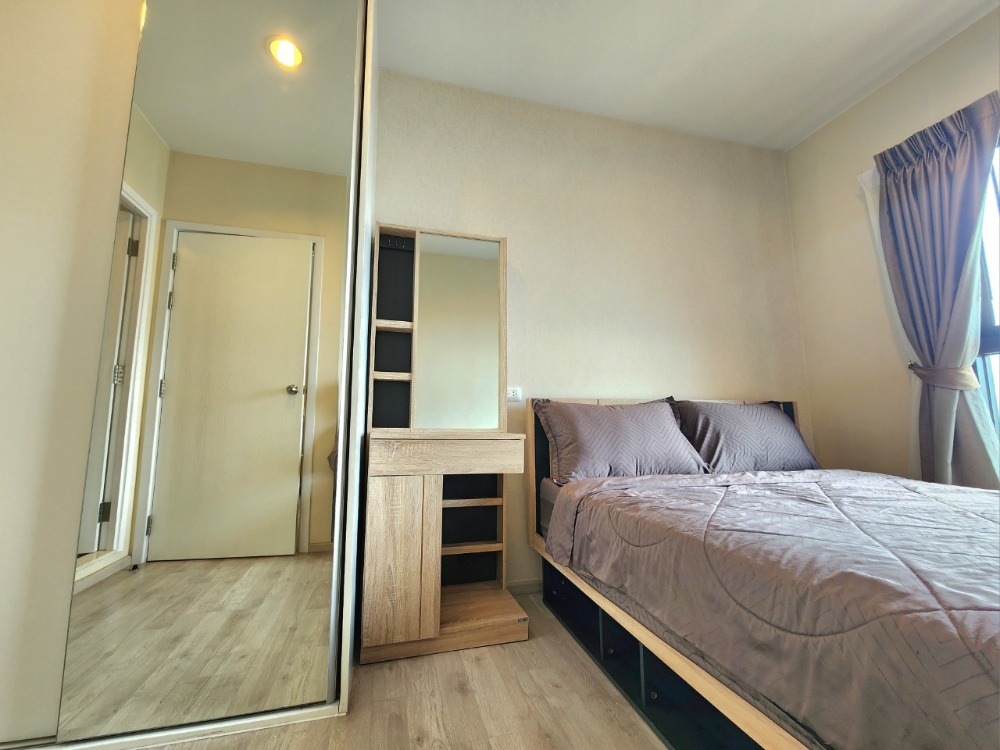 For RentCondoNonthaburi, Bang Yai, Bangbuathong : ** Status as shown in the cover photo. Room available ** For rent, beautiful room, comfortable decoration, Plum Condo, Central Station Phase 2 ** There is a washing machine, the east is not hot **