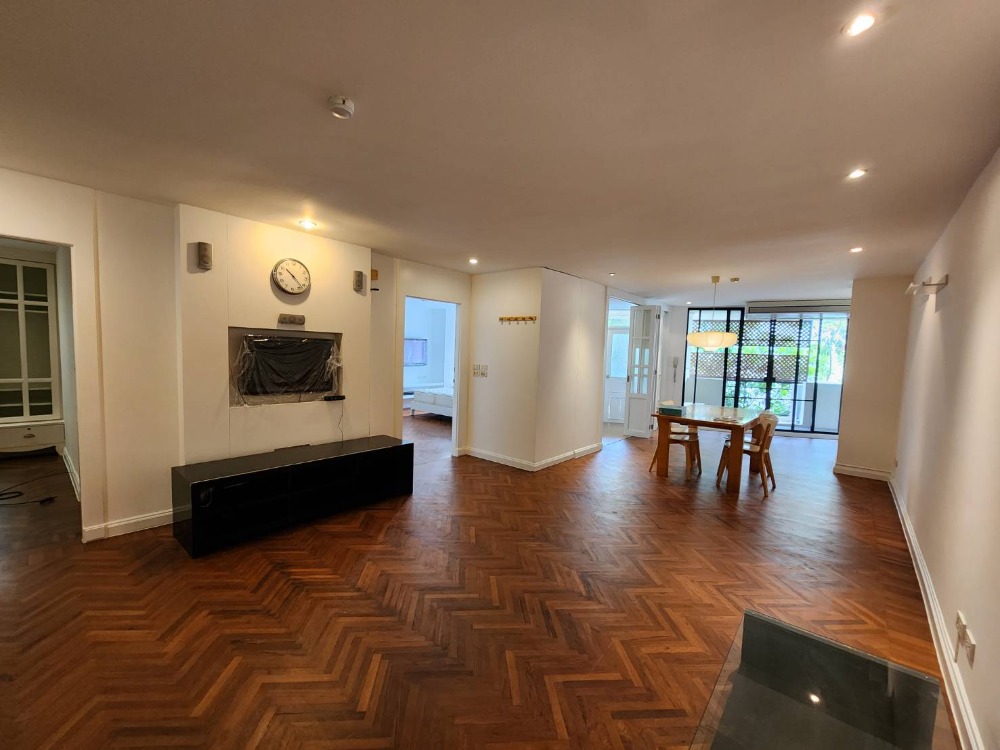 ขายคอนโดสุขุมวิท อโศก ทองหล่อ : New Renovated - SELL 13.4 MB -Pet Friendly 🦮🐈 @Sukhumvit 39 (2 bed 110 Sqm)
