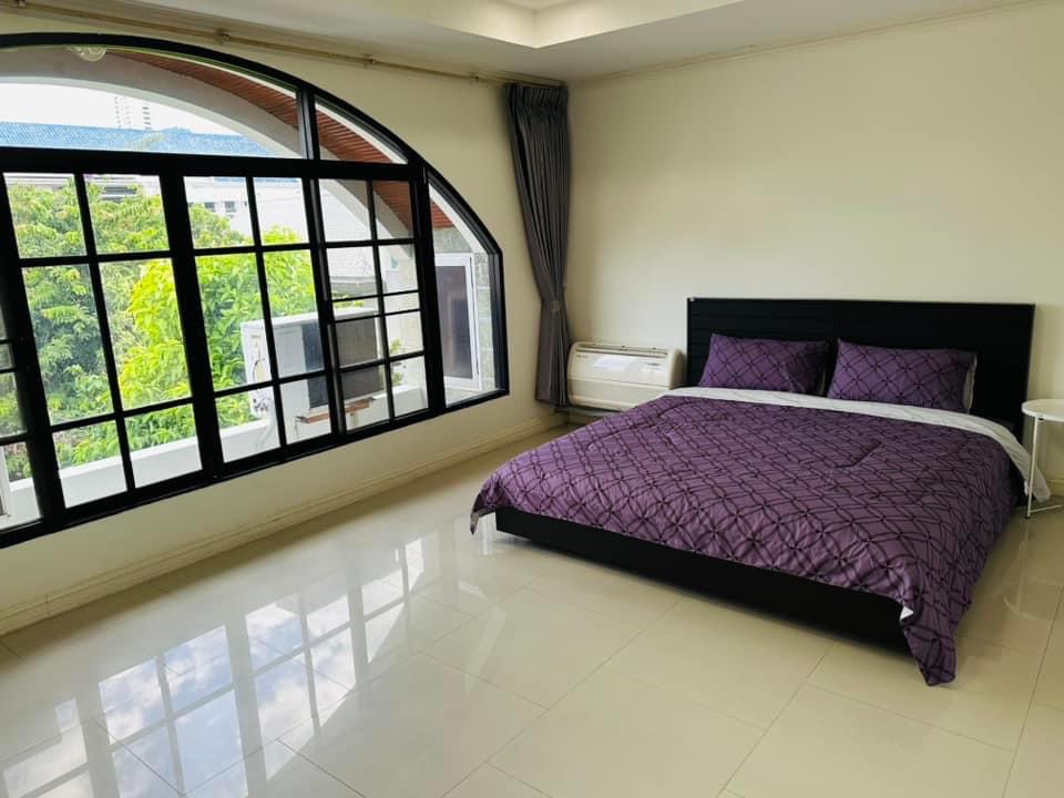 ให้เช่าทาวน์โฮมสุขุมวิท อโศก ทองหล่อ : ให้เช่า ทาวน์เฮ้าส์ 2 ห้องนอน ใกล้ BTS อโศก