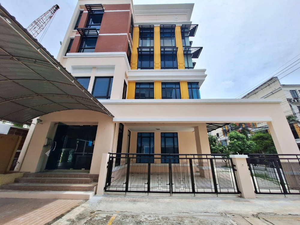 ขายโฮมออฟฟิศบางนา แบริ่ง ลาซาล : **ขายตึกเดี่ยว / Home Office 4 ชั้น**   โครงการบ้านกลางกรุง ออฟฟิศ พาร์ค บางนา-ตราด กม.2 (ขาเข้า)