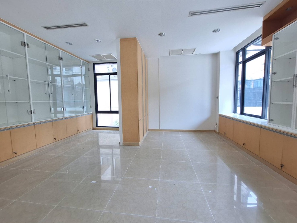 ขายโฮมออฟฟิศบางนา แบริ่ง ลาซาล : **ขายตึกเดี่ยว / Home Office 4 ชั้น**   โครงการบ้านกลางกรุง ออฟฟิศ พาร์ค บางนา-ตราด กม.2 (ขาเข้า)