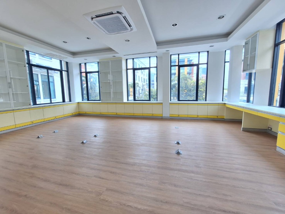 ขายโฮมออฟฟิศบางนา แบริ่ง ลาซาล : **ขายตึกเดี่ยว / Home Office 4 ชั้น**   โครงการบ้านกลางกรุง ออฟฟิศ พาร์ค บางนา-ตราด กม.2 (ขาเข้า)