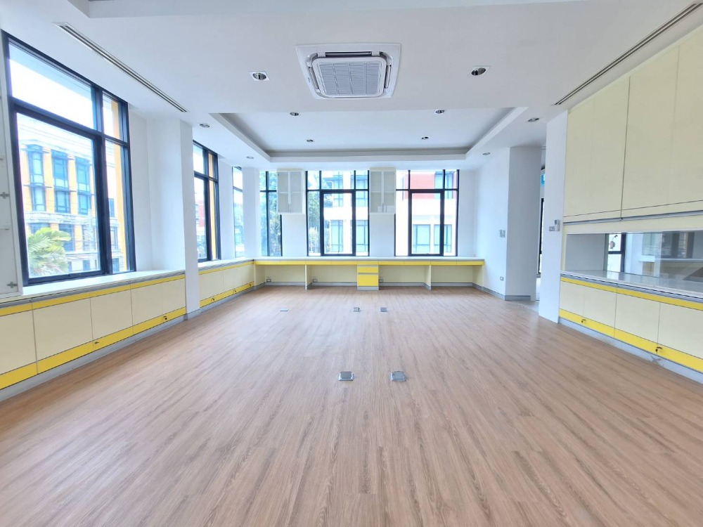 ขายโฮมออฟฟิศบางนา แบริ่ง ลาซาล : **ขายตึกเดี่ยว / Home Office 4 ชั้น**   โครงการบ้านกลางกรุง ออฟฟิศ พาร์ค บางนา-ตราด กม.2 (ขาเข้า)