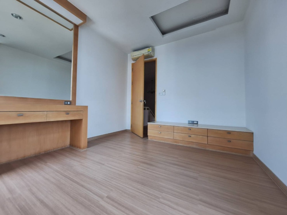 ขายโฮมออฟฟิศบางนา แบริ่ง ลาซาล : **ขายตึกเดี่ยว / Home Office 4 ชั้น**   โครงการบ้านกลางกรุง ออฟฟิศ พาร์ค บางนา-ตราด กม.2 (ขาเข้า)