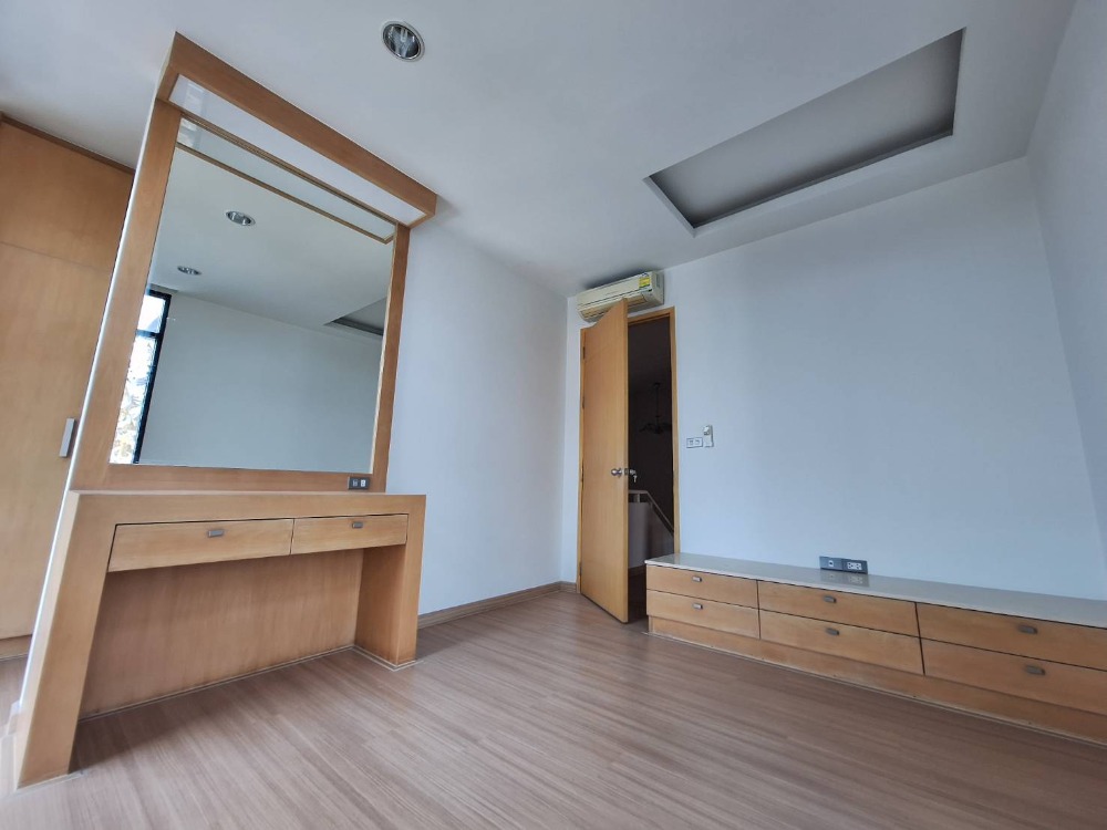 ขายโฮมออฟฟิศบางนา แบริ่ง ลาซาล : **ขายตึกเดี่ยว / Home Office 4 ชั้น**   โครงการบ้านกลางกรุง ออฟฟิศ พาร์ค บางนา-ตราด กม.2 (ขาเข้า)