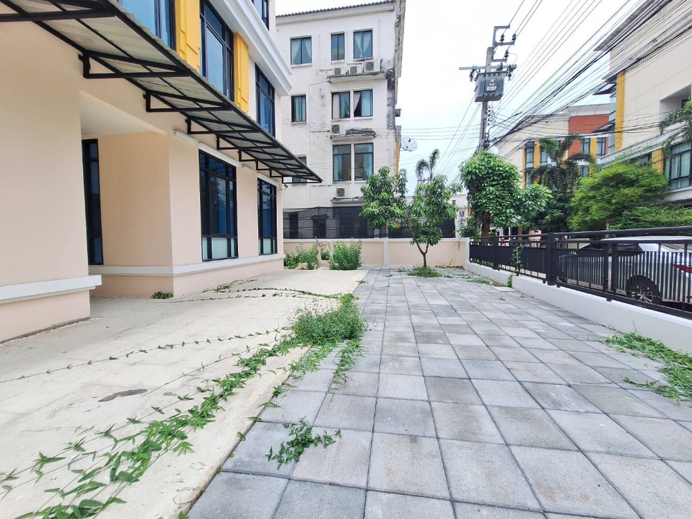 ขายโฮมออฟฟิศบางนา แบริ่ง ลาซาล : **ขายตึกเดี่ยว / Home Office 4 ชั้น**   โครงการบ้านกลางกรุง ออฟฟิศ พาร์ค บางนา-ตราด กม.2 (ขาเข้า)