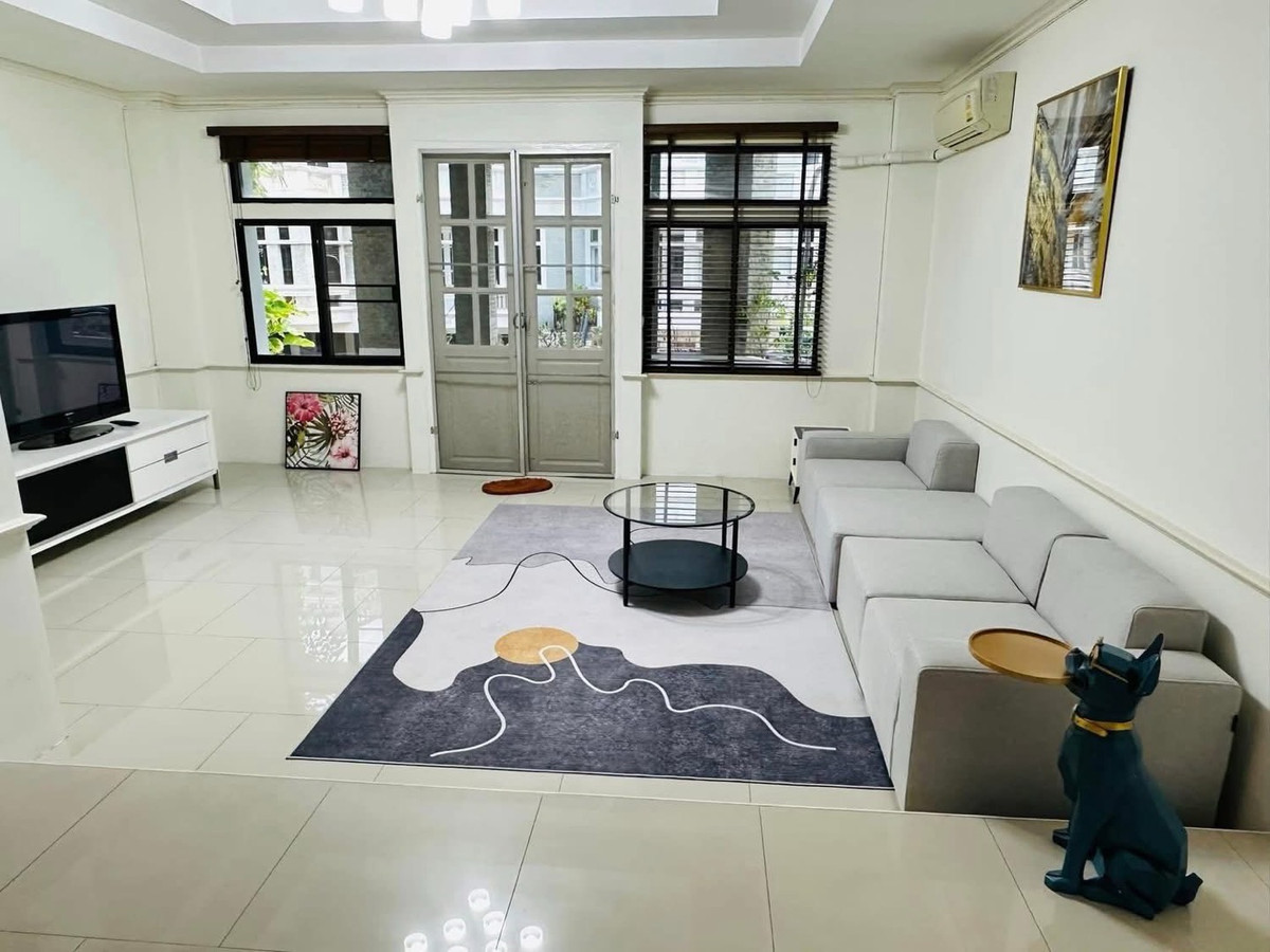 ให้เช่าทาวน์โฮมสุขุมวิท อโศก ทองหล่อ : ให้เช่า ทาวน์เฮ้าส์ 2 ห้องนอน ใกล้ BTS อโศก