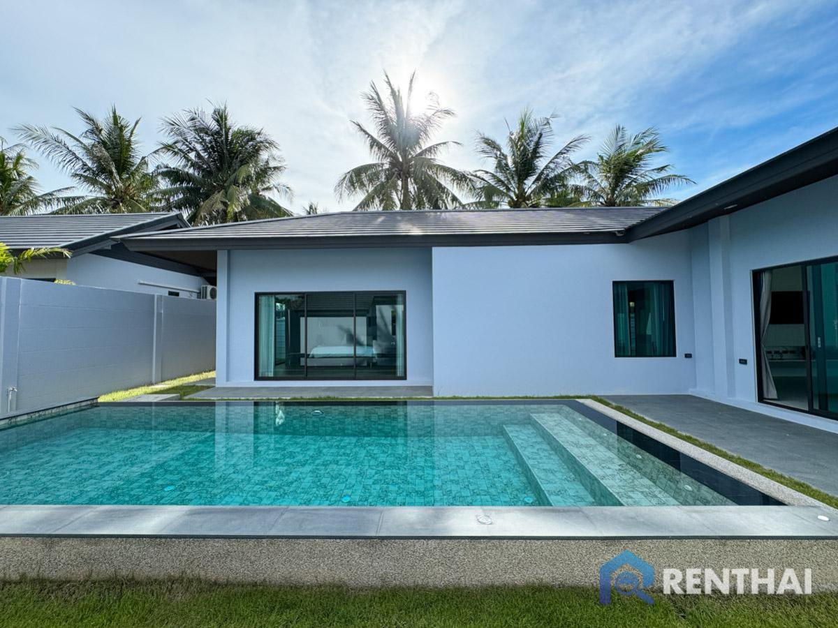 For SalePattaya, Bangsaen, Chonburi : Modern luxury pool villa pattaya, ready to move in!