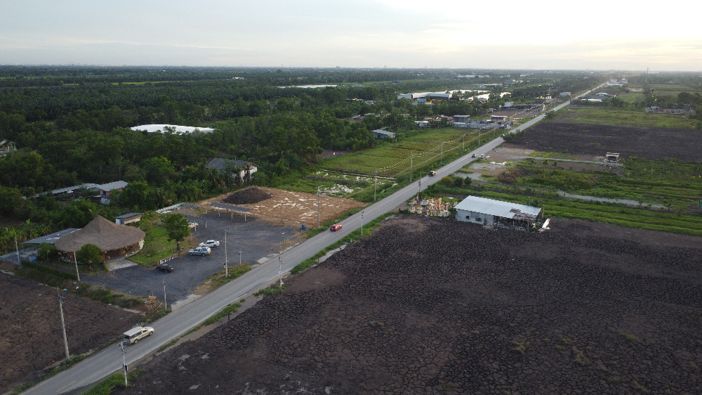 ขายที่ดินปทุมธานี รังสิต ธรรมศาสตร์ : ✨✨Update ที่ดินคลอง 9 หนองเสือ ขนาด 1 ไร่ ผังเมืองสีชมพู แปลงสุดท้าย ติดถนน 4001 ใกล้ตลาดทรัพย์มงคล (ตลาดคลอง9 เมืองใหม่) ทำเลการค้า ทำเลดี คุ้มที่สุด