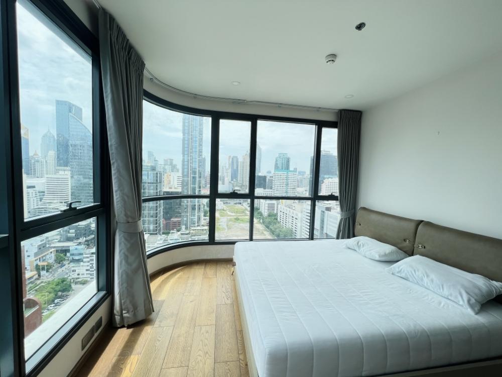 For rent, 𝐐 𝐂𝐡𝐢𝐝𝐥𝐨𝐦 - 𝐏𝐡𝐞𝐭𝐜𝐡𝐚𝐛𝐮𝐫𝐢 near Pratunam intersection and BTS Chidlom. Loading...