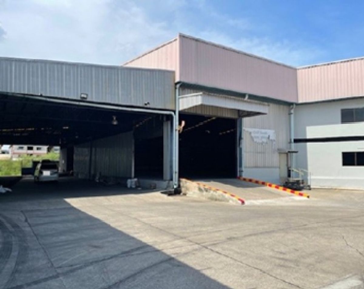 For RentWarehouseRama 2, Bang Khun Thian : For Rent Factory for rent, warehouse with office, area 600 square meters, Soi Thian Talay 26, Rama 2, purple area / good location / 20-foot trailer can enter, 40-foot trailer can park in front of the warehouse.