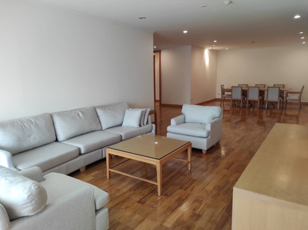 For RentCondoSukhumvit, Asoke, Thonglor : For rent 3 bedrooms, petfriendly in town near BTS Phromphong