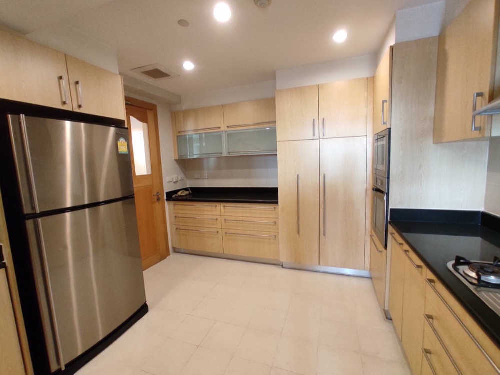 For RentCondoSukhumvit, Asoke, Thonglor : For rent 3 bedrooms, petfriendly in town near BTS Phromphong