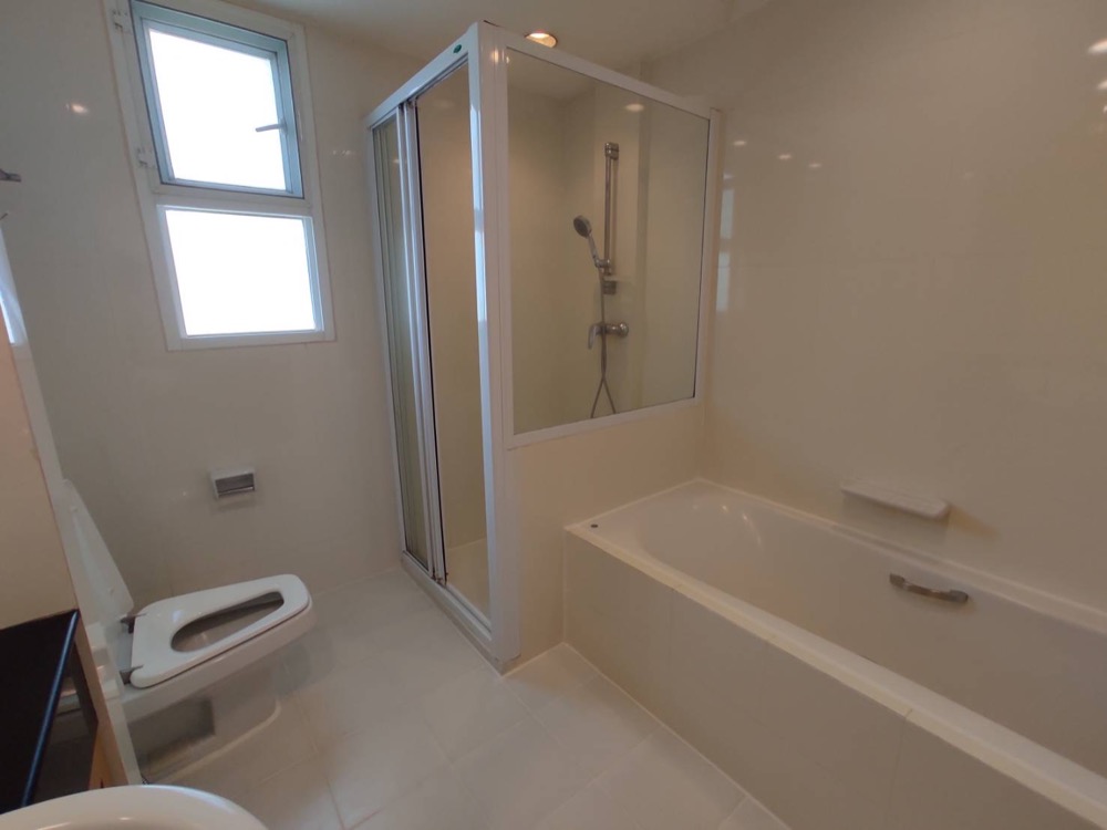 For RentCondoSukhumvit, Asoke, Thonglor : For rent 3 bedrooms, petfriendly in town near BTS Phromphong