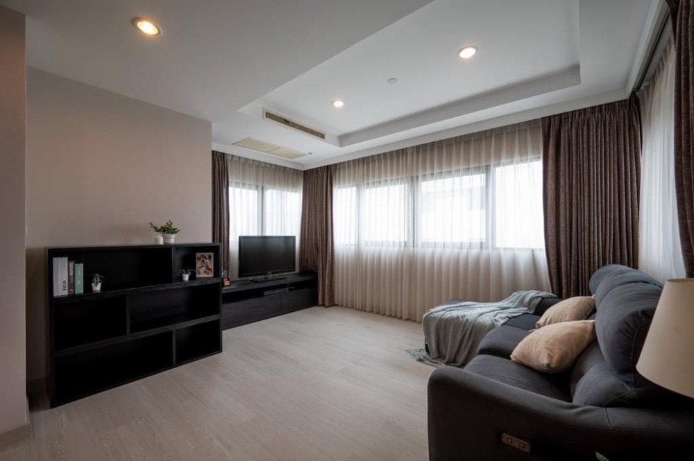 For RentCondoSathorn, Narathiwat : Condo for rent ✨ Sathorn Garden (Sathorn Gardens)✨ in the heart of the city, Sathorn area Very good central area, beautiful room, city view, fully furnished, ready to move in 🚆 near BTS Sala Daeng