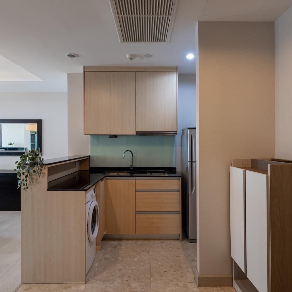 For RentCondoSathorn, Narathiwat : Condo for rent ✨ Sathorn Garden (Sathorn Gardens)✨ in the heart of the city, Sathorn area Very good central area, beautiful room, city view, fully furnished, ready to move in 🚆 near BTS Sala Daeng