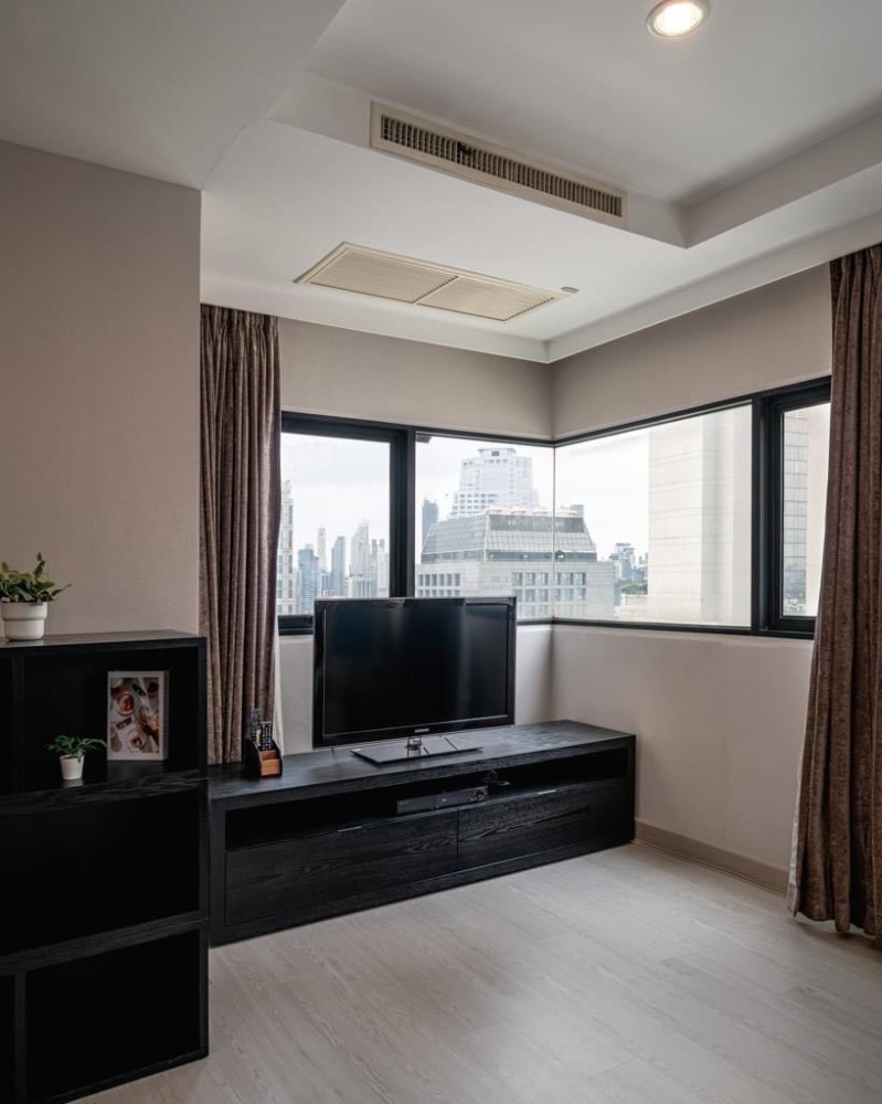 For RentCondoSathorn, Narathiwat : Condo for rent ✨ Sathorn Garden (Sathorn Gardens)✨ in the heart of the city, Sathorn area Very good central area, beautiful room, city view, fully furnished, ready to move in 🚆 near BTS Sala Daeng