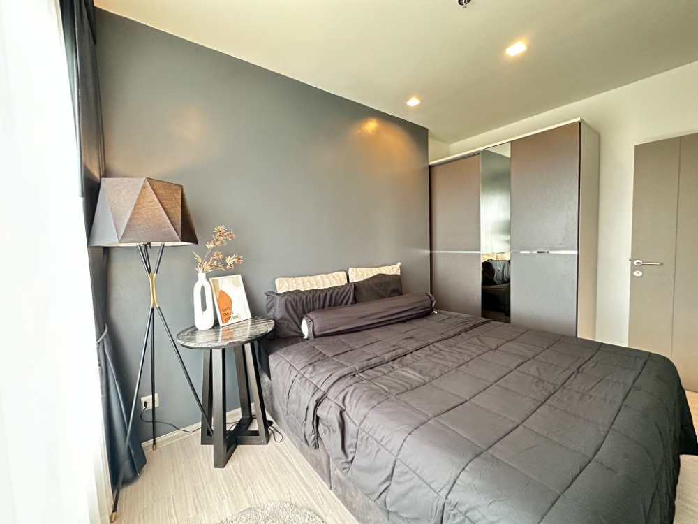 For RentCondoRama9, Petchburi, RCA : New room for rent, Life Asoke Hype, 1 bedroom, very beautiful view, complete with furniture and electrical appliances.