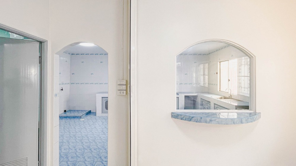 ขายบ้านปทุมธานี รังสิต ธรรมศาสตร์ : H0209😍 For SELL ขาย 2 ชั้น🚪3 ห้องนอน🚄ใกล้ ฟิวเจอร์ พาร์ค รังสิต🏢หมู่บ้าน พฤกษา D Pruksa Village D🔔พื้นที่บ้าน:36.80ตร.วา🔔พื้นที่ใช้สอย:150ตร.ม.💲ขาย:2,590,000฿ 📞O65-9423251,099-5919653✅LineID:@sureresidence