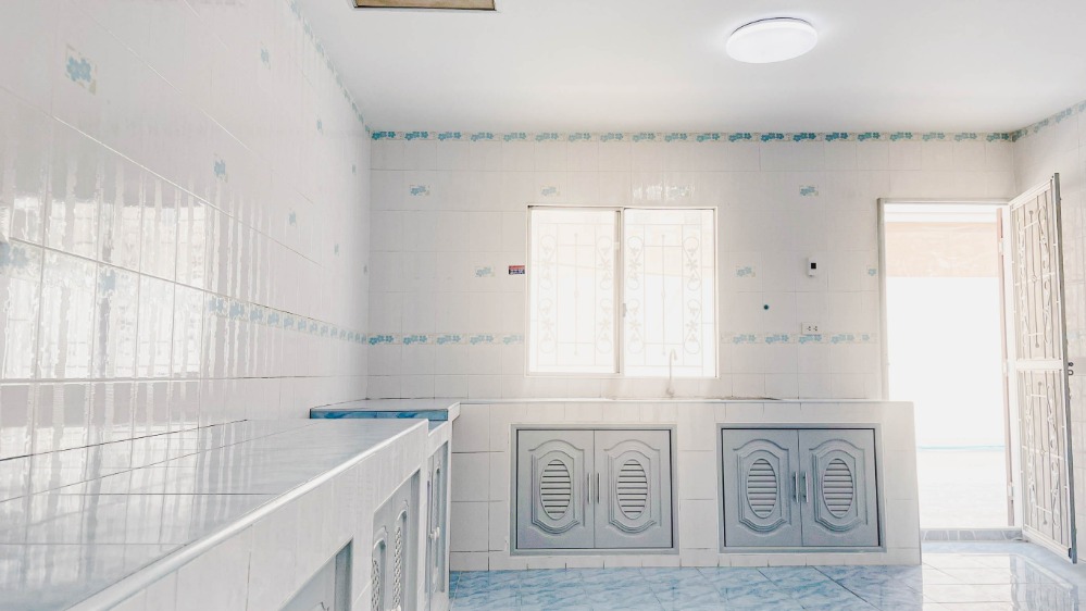 ขายบ้านปทุมธานี รังสิต ธรรมศาสตร์ : H0209😍 For SELL ขาย 2 ชั้น🚪3 ห้องนอน🚄ใกล้ ฟิวเจอร์ พาร์ค รังสิต🏢หมู่บ้าน พฤกษา D Pruksa Village D🔔พื้นที่บ้าน:36.80ตร.วา🔔พื้นที่ใช้สอย:150ตร.ม.💲ขาย:2,590,000฿ 📞O65-9423251,099-5919653✅LineID:@sureresidence