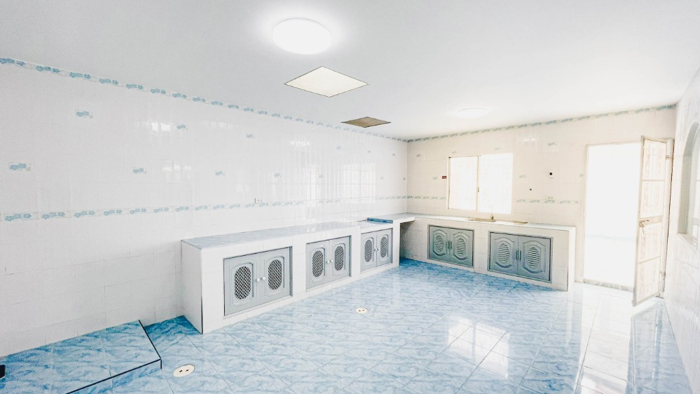 ขายบ้านปทุมธานี รังสิต ธรรมศาสตร์ : H0209😍 For SELL ขาย 2 ชั้น🚪3 ห้องนอน🚄ใกล้ ฟิวเจอร์ พาร์ค รังสิต🏢หมู่บ้าน พฤกษา D Pruksa Village D🔔พื้นที่บ้าน:36.80ตร.วา🔔พื้นที่ใช้สอย:150ตร.ม.💲ขาย:2,590,000฿ 📞O65-9423251,099-5919653✅LineID:@sureresidence