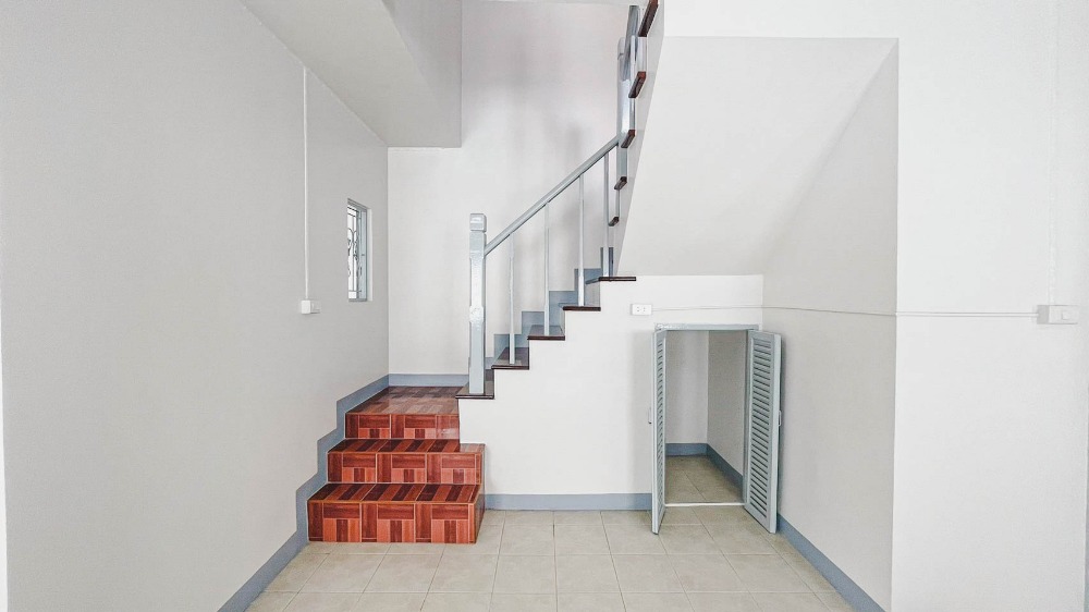 ขายบ้านปทุมธานี รังสิต ธรรมศาสตร์ : H0209😍 For SELL ขาย 2 ชั้น🚪3 ห้องนอน🚄ใกล้ ฟิวเจอร์ พาร์ค รังสิต🏢หมู่บ้าน พฤกษา D Pruksa Village D🔔พื้นที่บ้าน:36.80ตร.วา🔔พื้นที่ใช้สอย:150ตร.ม.💲ขาย:2,590,000฿ 📞O65-9423251,099-5919653✅LineID:@sureresidence