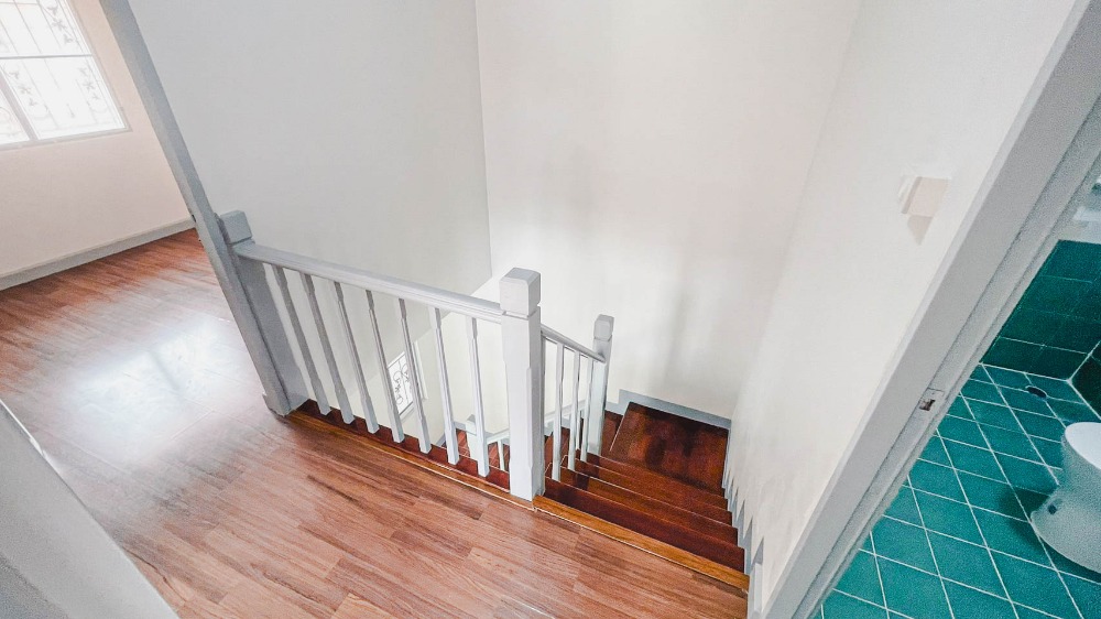 ขายบ้านปทุมธานี รังสิต ธรรมศาสตร์ : H0209😍 For SELL ขาย 2 ชั้น🚪3 ห้องนอน🚄ใกล้ ฟิวเจอร์ พาร์ค รังสิต🏢หมู่บ้าน พฤกษา D Pruksa Village D🔔พื้นที่บ้าน:36.80ตร.วา🔔พื้นที่ใช้สอย:150ตร.ม.💲ขาย:2,590,000฿ 📞O65-9423251,099-5919653✅LineID:@sureresidence