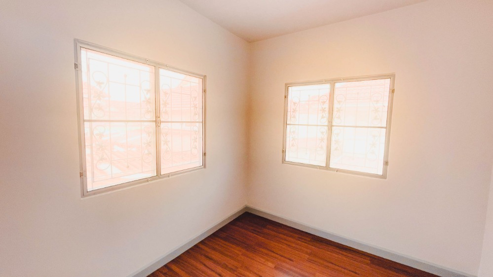 ขายบ้านปทุมธานี รังสิต ธรรมศาสตร์ : H0209😍 For SELL ขาย 2 ชั้น🚪3 ห้องนอน🚄ใกล้ ฟิวเจอร์ พาร์ค รังสิต🏢หมู่บ้าน พฤกษา D Pruksa Village D🔔พื้นที่บ้าน:36.80ตร.วา🔔พื้นที่ใช้สอย:150ตร.ม.💲ขาย:2,590,000฿ 📞O65-9423251,099-5919653✅LineID:@sureresidence