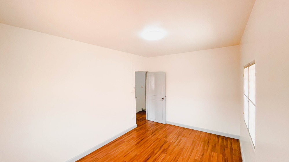 ขายบ้านปทุมธานี รังสิต ธรรมศาสตร์ : H0209😍 For SELL ขาย 2 ชั้น🚪3 ห้องนอน🚄ใกล้ ฟิวเจอร์ พาร์ค รังสิต🏢หมู่บ้าน พฤกษา D Pruksa Village D🔔พื้นที่บ้าน:36.80ตร.วา🔔พื้นที่ใช้สอย:150ตร.ม.💲ขาย:2,590,000฿ 📞O65-9423251,099-5919653✅LineID:@sureresidence