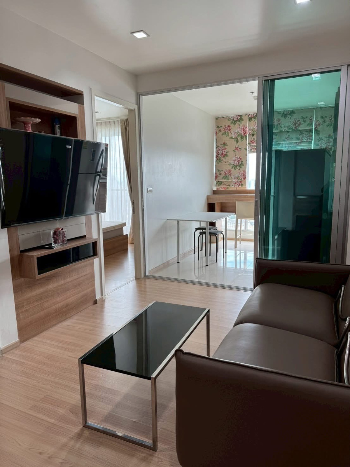 ให้เช่าคอนโดสะพานควาย จตุจักร : Rhythm ริทึ่ม พหล - อารีย์ 45 ตร.ม ชั้น 33 (one bedroom) เครื่องใช้ไฟฟ้าจัดเต็ม 1เดียวในตึก BTSอารีย์ BTSสะพานควาย คอนโดอารีย์ Rhythm ริทึ่ม พหล - อารีย์