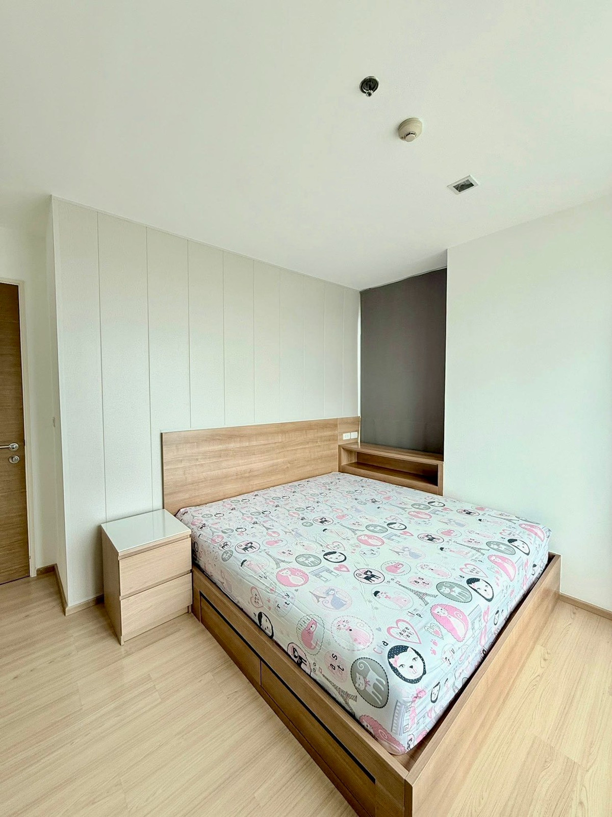 ให้เช่าคอนโดสะพานควาย จตุจักร : Rhythm ริทึ่ม พหล - อารีย์ 66 ตร.ม ชั้น 21 (two bedroom) เครื่องใช้ไฟฟ้าจัดเต็ม 1เดียวในตึก BTSอารีย์ BTSสะพานควาย คอนโดอารีย์ Rhythm ริทึ่ม พหล - อารีย์