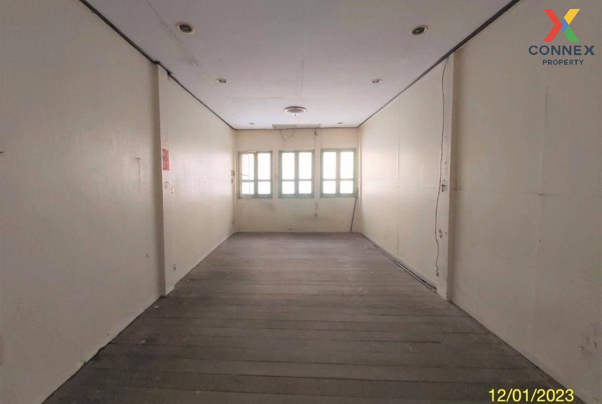 For SaleShop HouseSiam Paragon ,Chulalongkorn,Samyan : For Sale Commercial building, 3 storey, Soi Arporn Bobae 2 , Rong Mueang , Pathum Wan , Bangkok , CX-84088