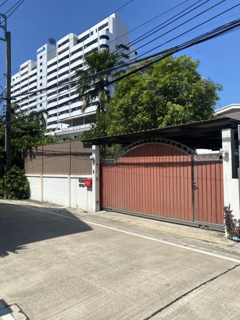 For SaleHouseChaengwatana, Muangthong : Cheap 2-story detached house for sale, area 149 square meters, Soi Tiwanon 18, intersection 3/8 (10 million)
