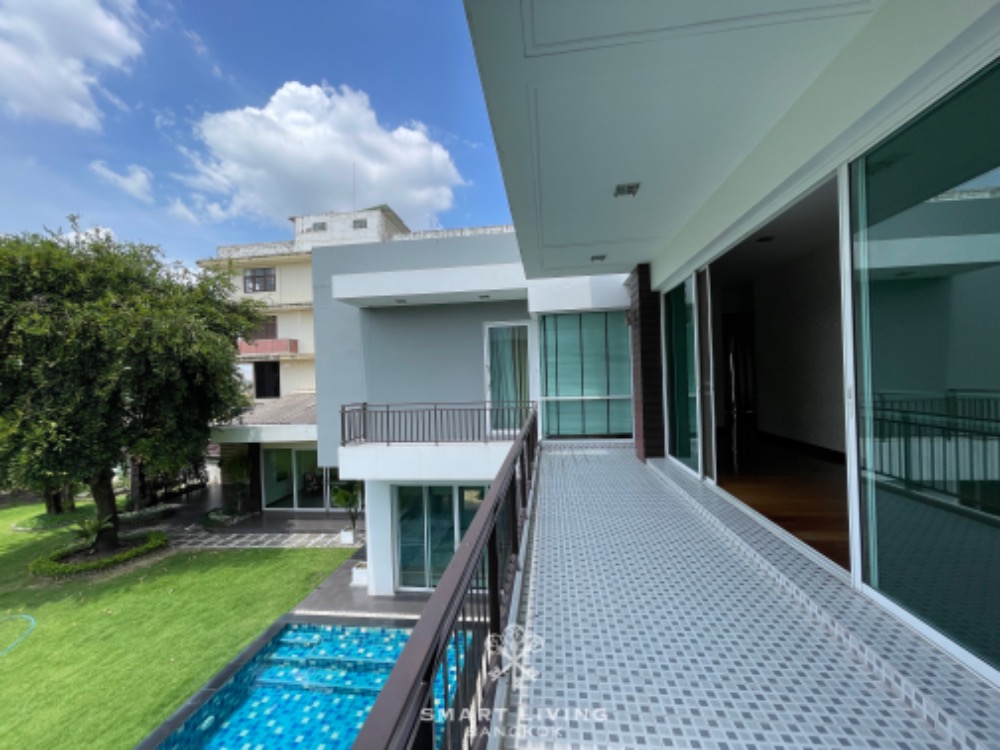 ขายบ้านนวมินทร์ รามอินทรา : 📢👇ขายบ้านหรู พร้อมผู้เช่าสัญญาสิ้นสุด ธันวาคม 2569 สระว่ายน้ำส่วนตัว พื้นที่กว้างขวาง ตกแต่งแบบ Modern โปร่ง สบาย บ้านเลขที่เป็นมงคล