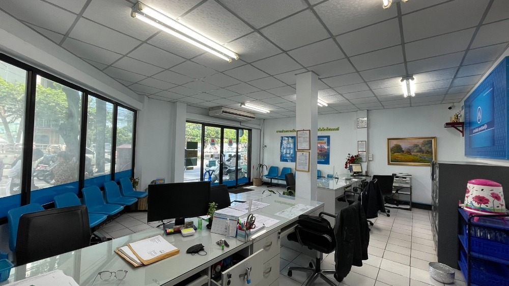 ขายอาคารพาณิชย์สุขุมวิท อโศก ทองหล่อ : ขายอาคารพานิชย์ 2 ห้อง ติดถนนเอกมัย