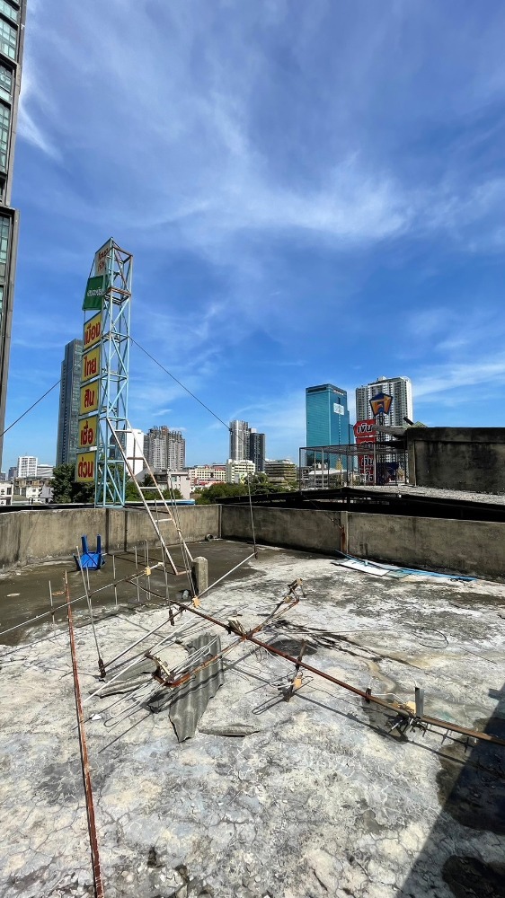 ขายอาคารพาณิชย์สุขุมวิท อโศก ทองหล่อ : ขายอาคารพานิชย์ 2 ห้อง ติดถนนเอกมัย