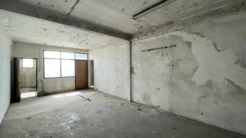 ขายอาคารพาณิชย์สุขุมวิท อโศก ทองหล่อ : ขายอาคารพานิชย์ 2 ห้อง ติดถนนเอกมัย