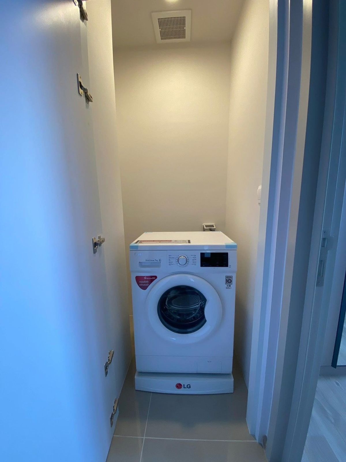 For RentCondoSukhumvit, Asoke, Thonglor : Oka- Huas♦ Size 41 sq m, 32nd floor ♦ 2 bedroom, 1bathroom,shuttle van to BTS Thonglor ♦ Beautiful built-in, fully furnished, ready to move in, very new room ♦ Convenient transportation