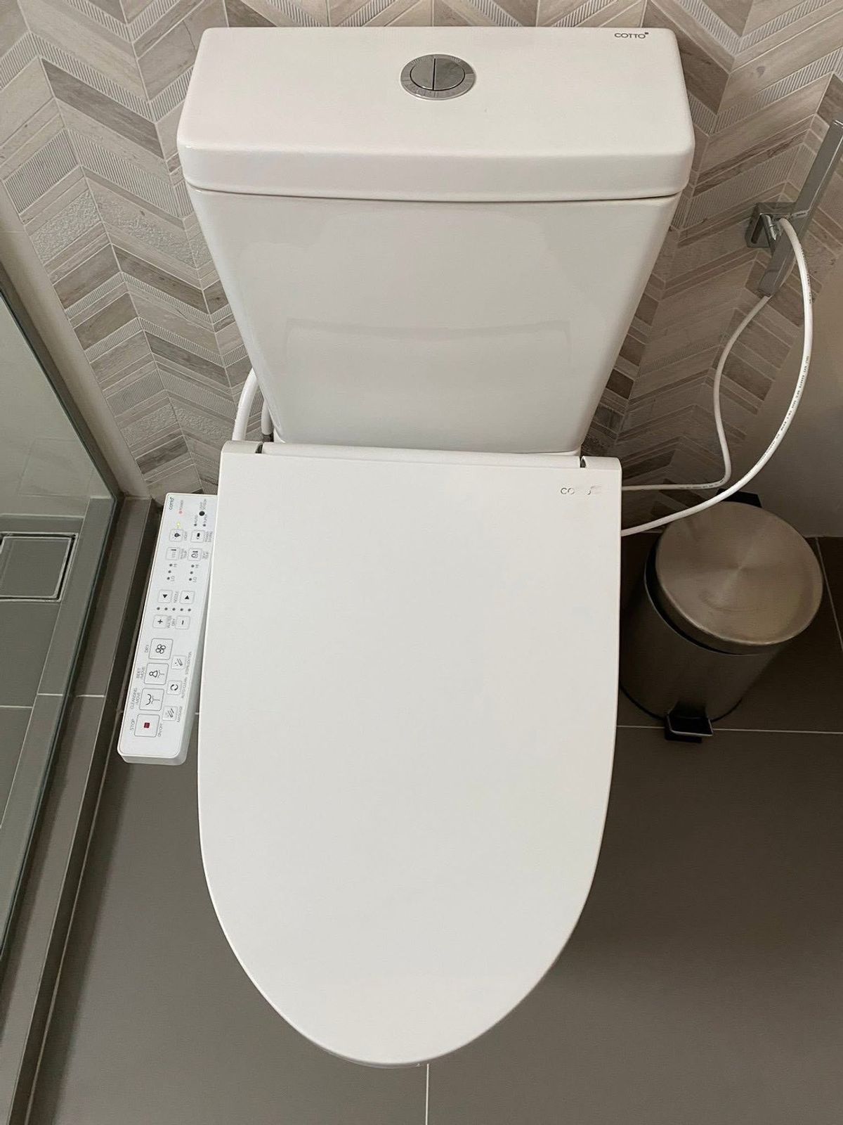 For RentCondoSukhumvit, Asoke, Thonglor : Oka- Huas♦ Size 41 sq m, 32nd floor ♦ 2 bedroom, 1bathroom,shuttle van to BTS Thonglor ♦ Beautiful built-in, fully furnished, ready to move in, very new room ♦ Convenient transportation