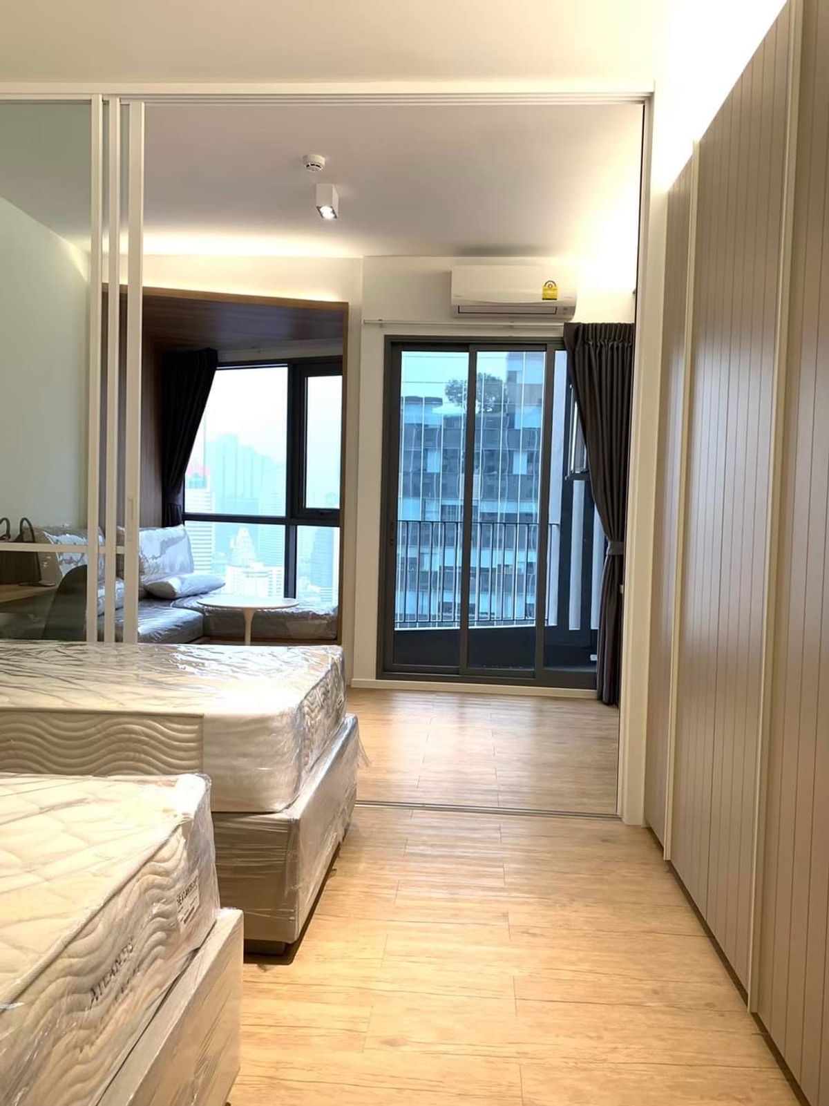 ให้เช่าคอนโดสยาม จุฬา สามย่าน : ให้เช่า Triple Y Residence  ห้องน่ารัก ติดต่อLine: @condo24 (มี@ด้วย)