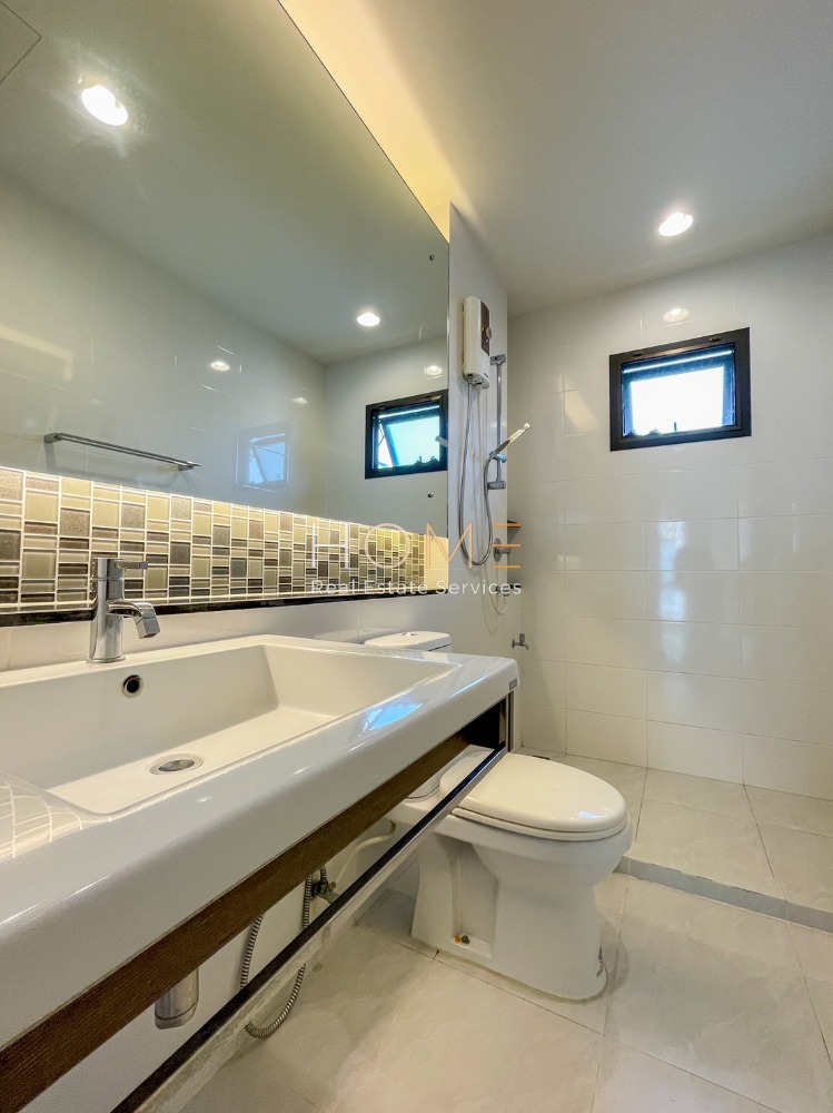 For SaleHousePattanakan, Srinakarin : Setthasiri Krungthep Kreetha / 4 Bedrooms (SALE WITH TENANT) BZD072