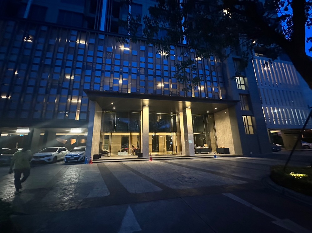 For RentCondoSathorn, Narathiwat : 💫🧚‍♂️ For rent, The Room Sathorn - St.Louis, decorated and ready to move in. Fully furnished Good location in Sathorn area, near BTS St. Louis 🚆💫